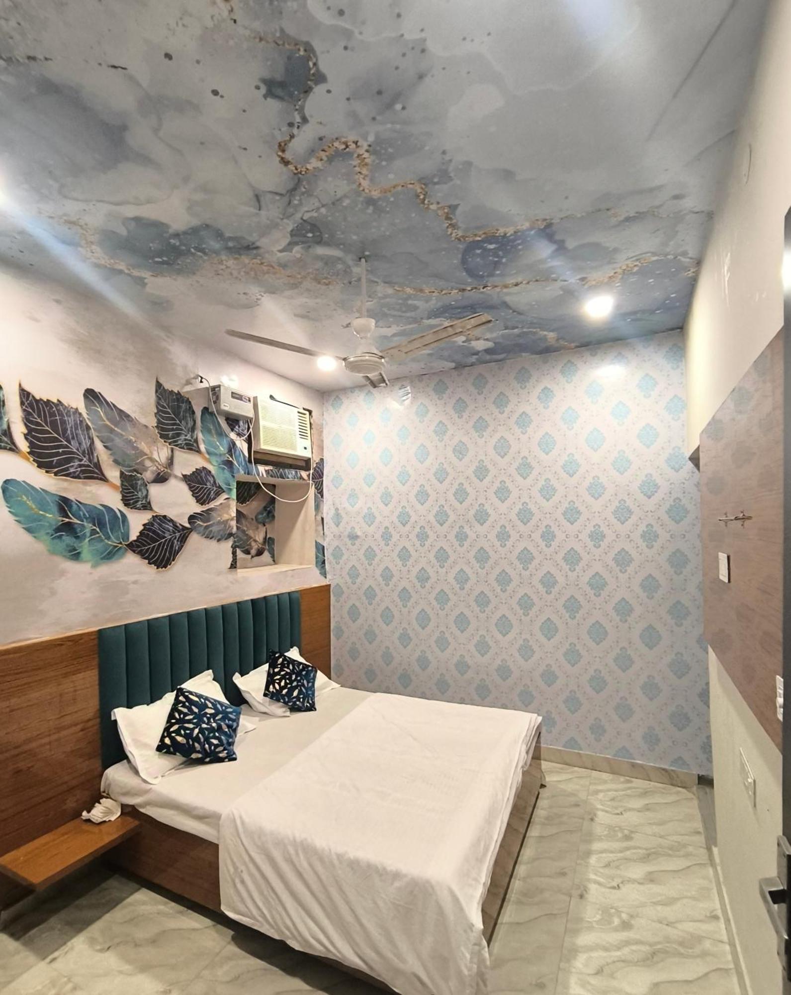 Hotel Golden Heights 5 Mints Walking Distance To Golden Temple